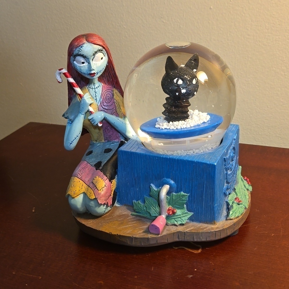 Disney's The Night Before Christmas Sally Musical Snowglobe Plays What's This